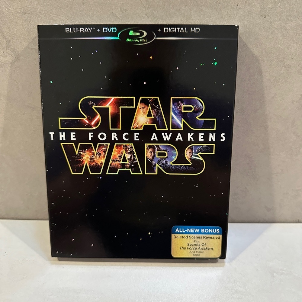 Star Wars : The Force Awakens Blu-Ray & DVD New Sealed W/Slipcover
